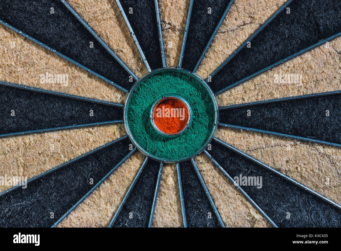 Empty darts board hi-res stock photography and images - Alamy
