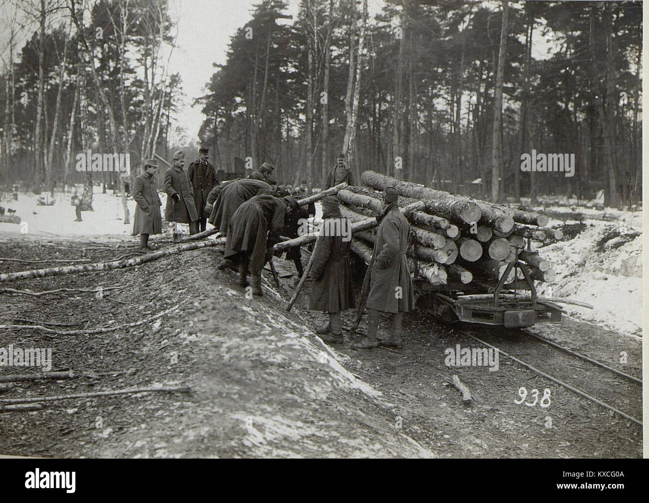 Military loading operations hi-res stock photography and images - Alamy