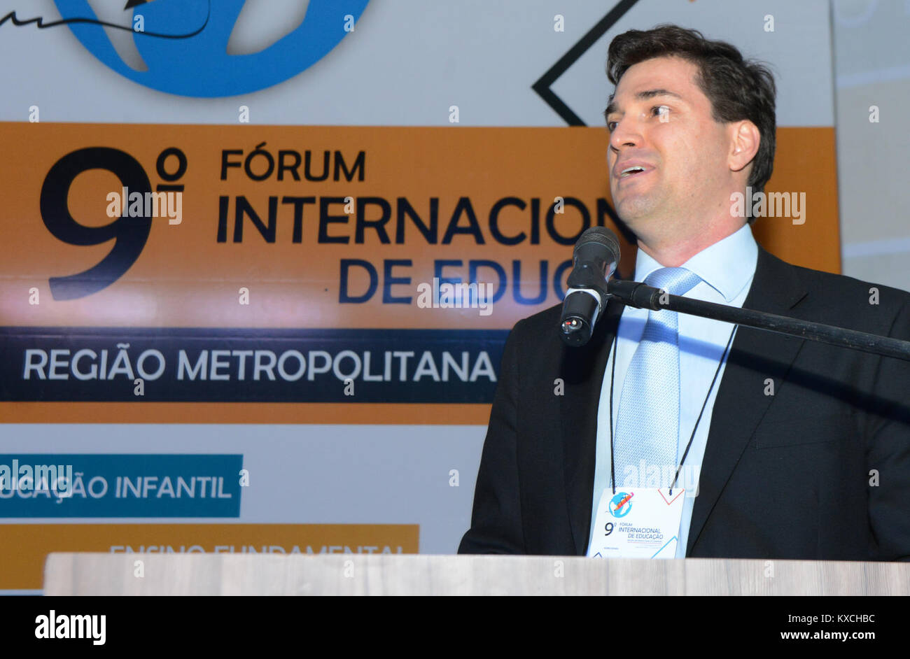 Vice-Prefeito Henrique falando na Abertura do 9º Fôrum Internacional de Educação da RMC 2 Stock Photo