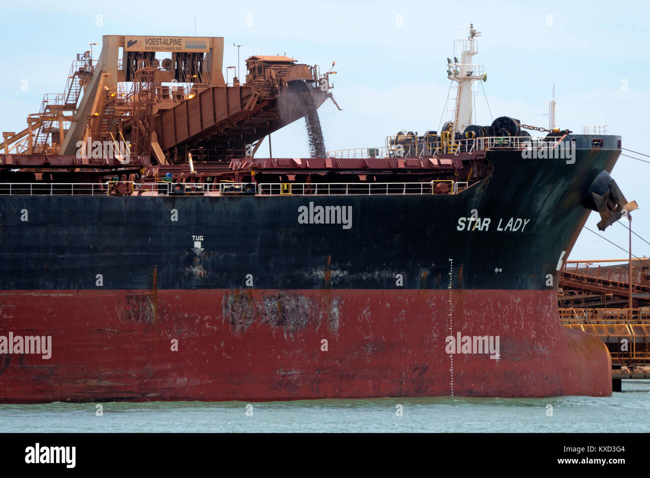 Loading ore carrier hi-res stock photography and images - Alamy