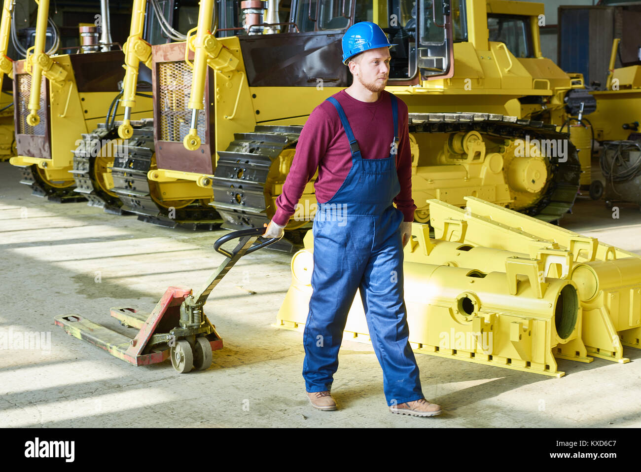 Pallet manufacturing plant hires stock photography and images Alamy