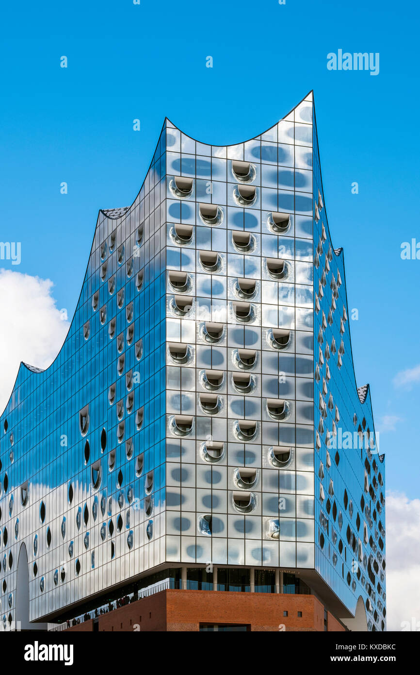 Glass facade of Elbphilharmonie (Elbe Philharmonic Hall) concert hall, hafencity, Hamburg, Germany Stock Photo