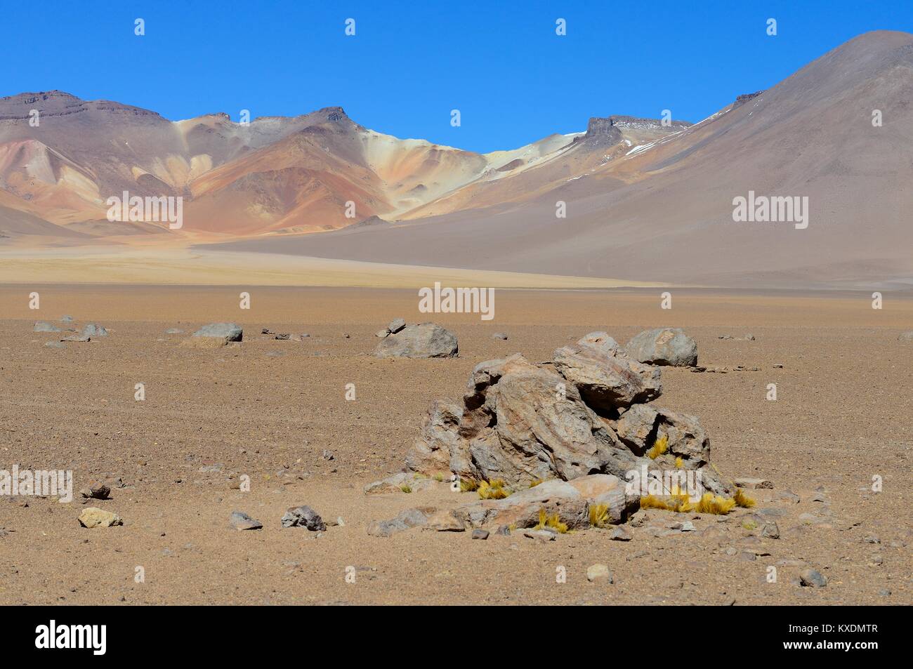Landscape in pastel colours on the Altiplano, Reserva Nacional de Fauna Andina Eduardo Abaroa, Sur Lípez, Potosí, Bolivia Stock Photo