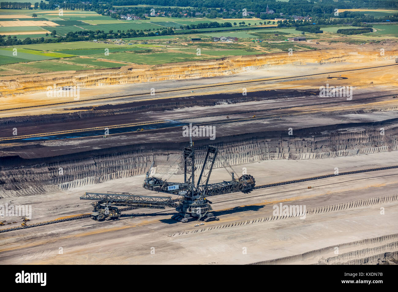 Lignite-coal excavator, open-cast lignite mine Garzweiler, RWE-Power, Rheinische Braunkohlerevier, Borschemich, Jüchen Stock Photo