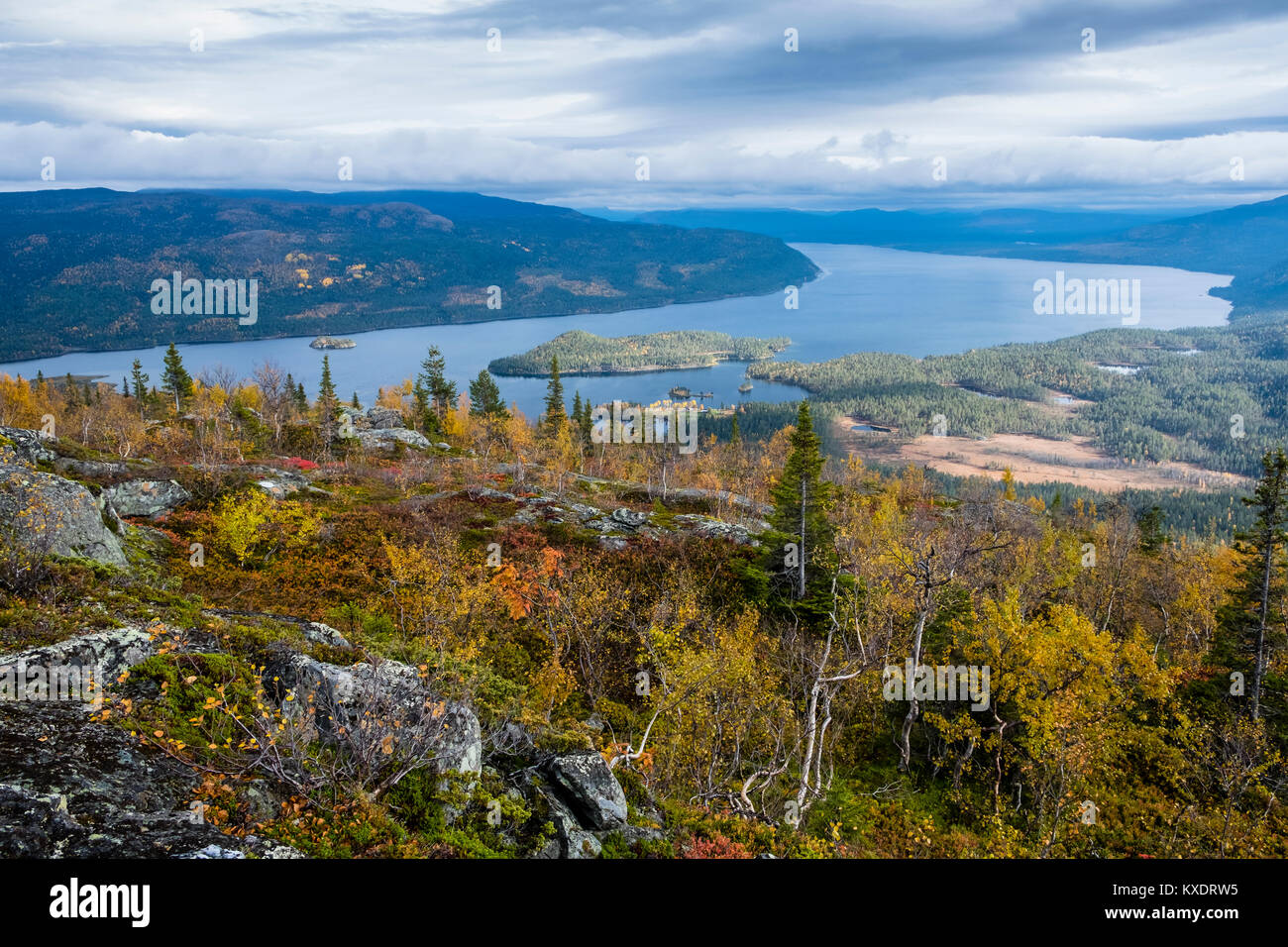 Autumn landscape, Lake Saggat, Kvikkjokk Delta, Sarek National Park, Norrbottens, Norrbottens län, Laponia, Lapland, Sweden Stock Photo