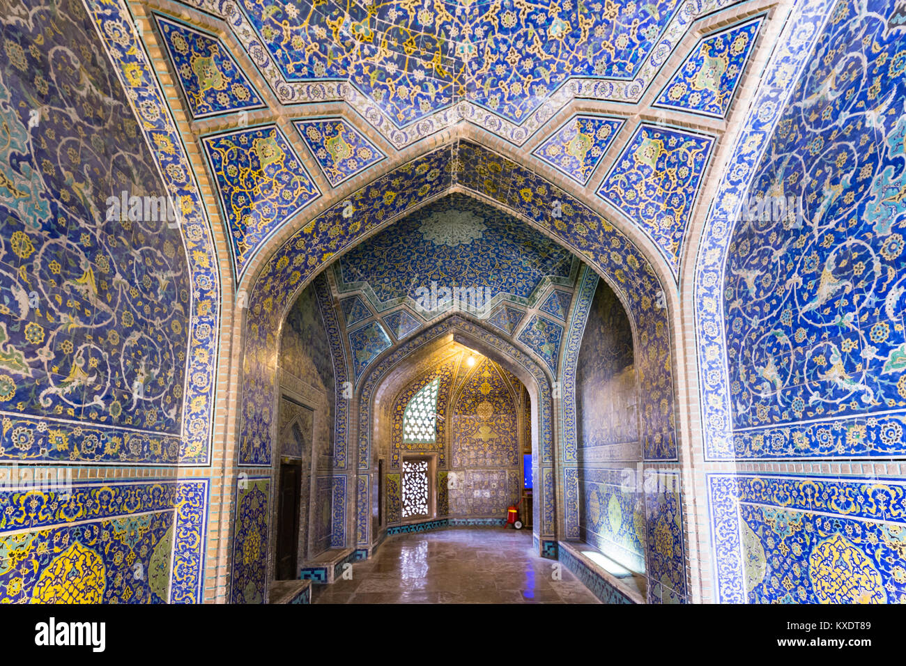 Inside Masjed-e Sheikh Lotfollah or Sheikh Lotfollah Mosque, Naqsh-e Jahan or Imam Square, Esfahan, Iran Stock Photo