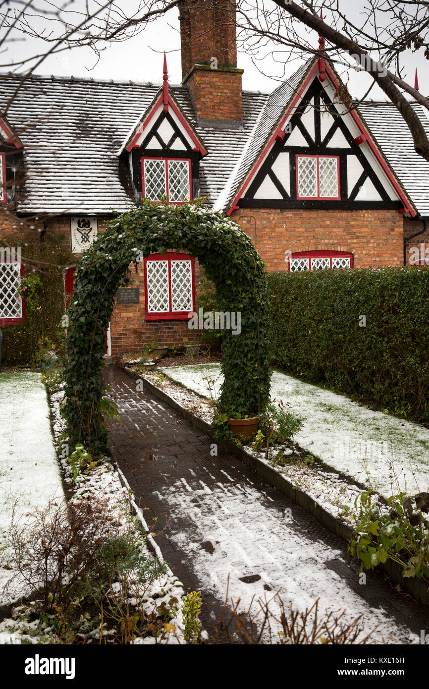 Welsh row almshouses hi-res stock photography and images - Alamy