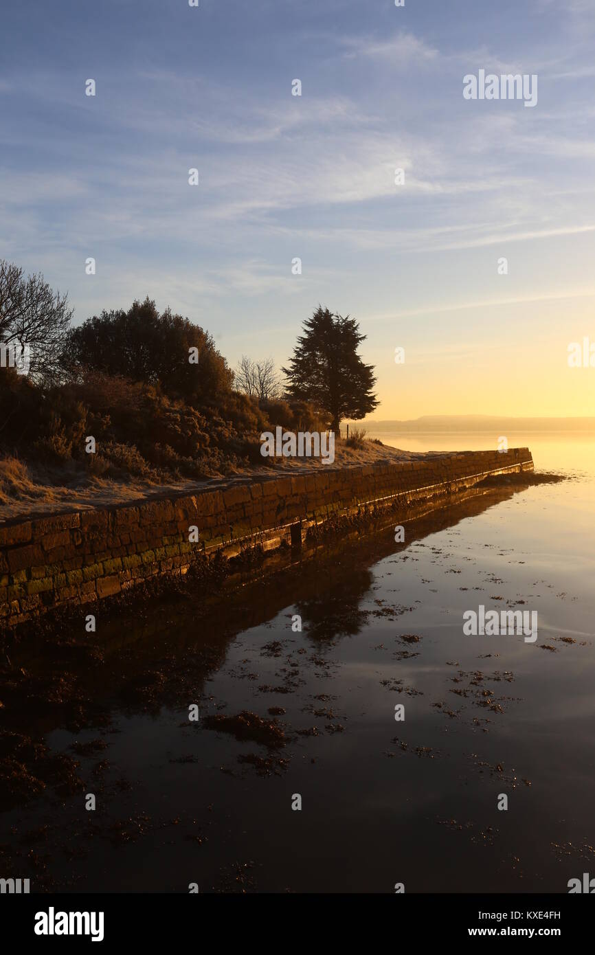 Invergowrie pier hi-res stock photography and images - Alamy