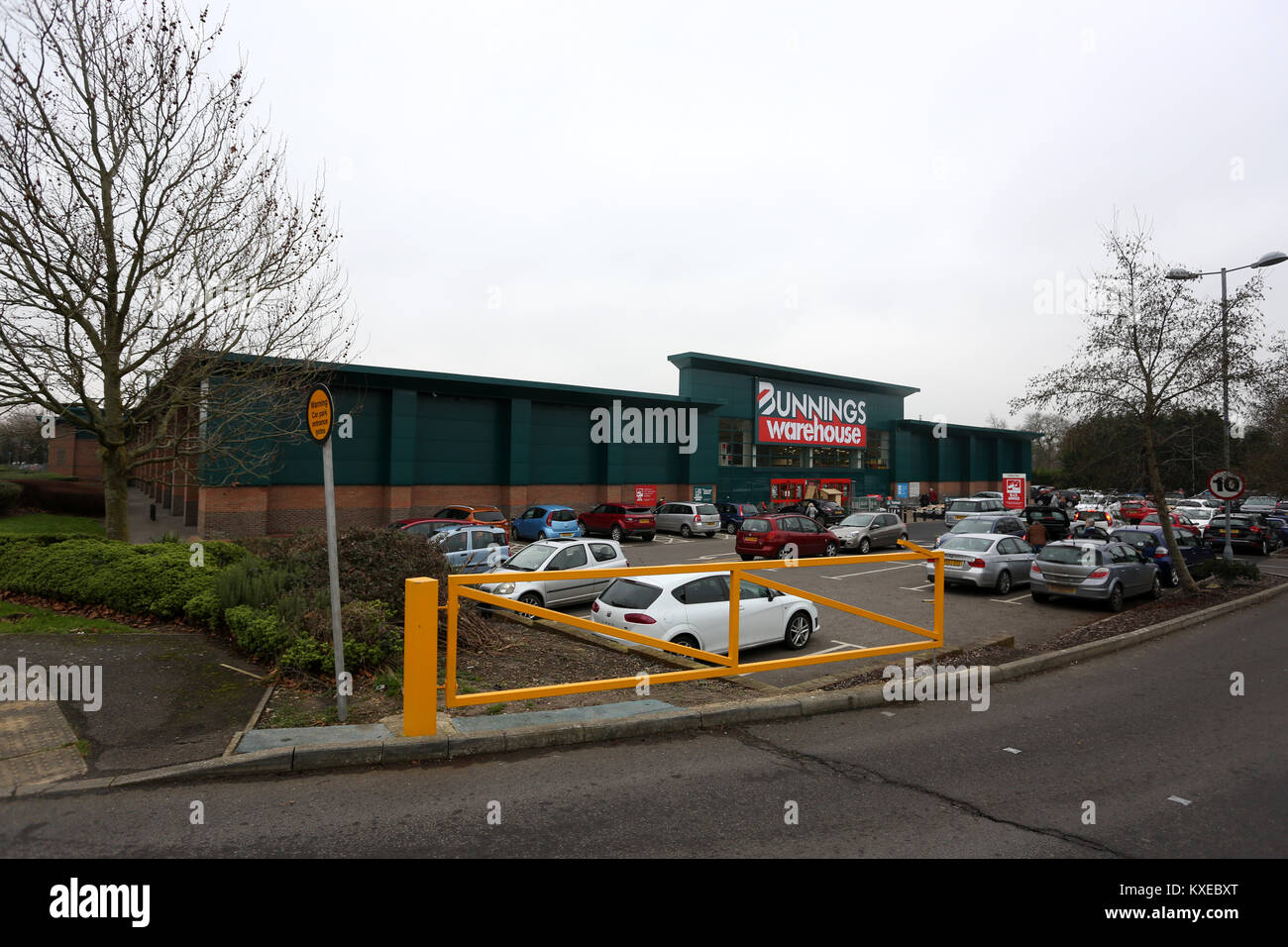 Car park bunnings hires stock photography and images Alamy