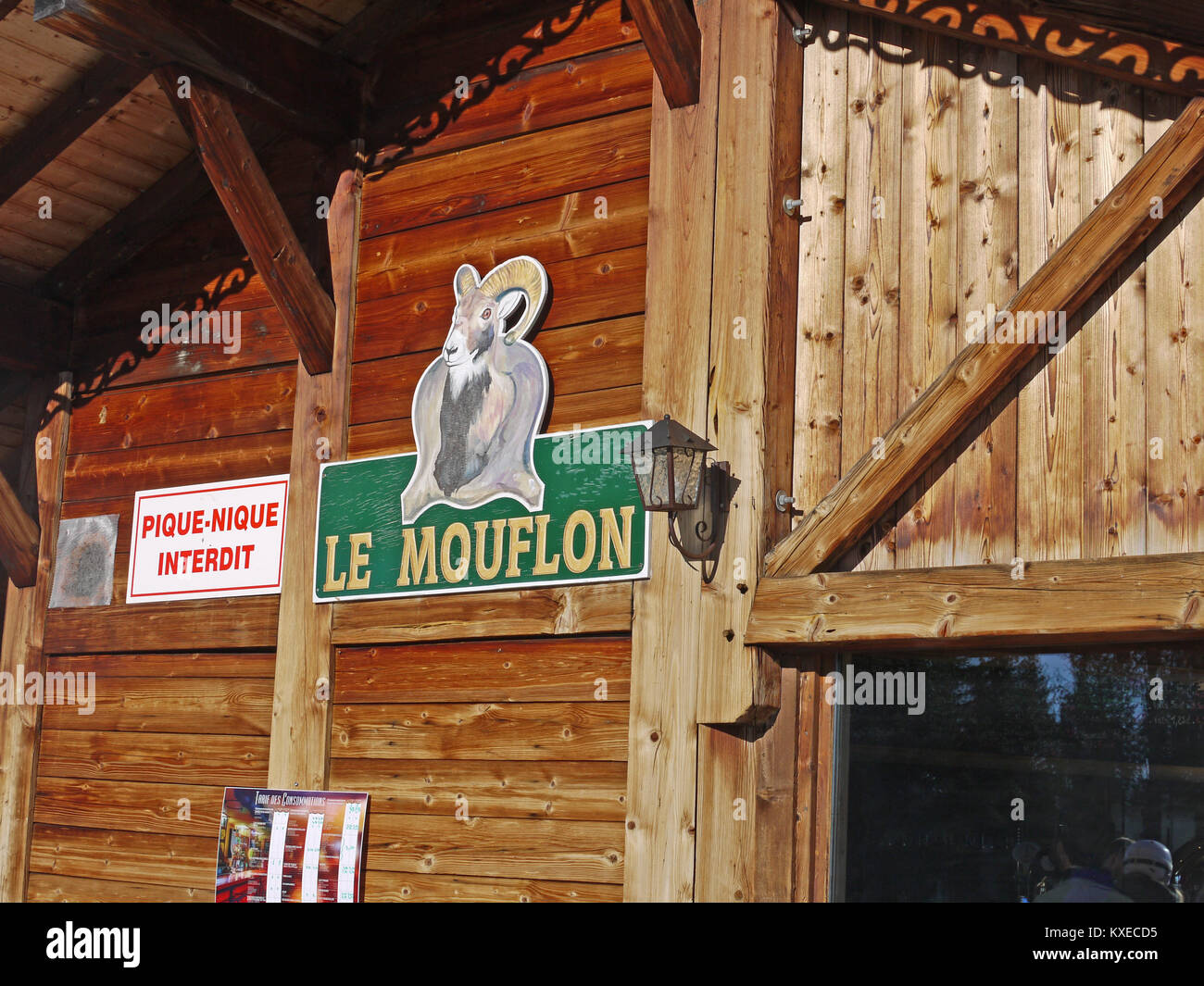 Le Mouflon restaurant on the pistes of Les Gets, France Stock Photo