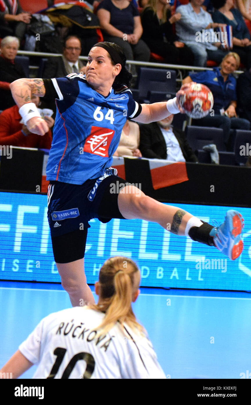 HAND BALL - WOMEN - MUNDIAL 2007 - PREPARATION - NANTES (FRA) - 27/02/2007  - PHOTO : JEAN-MARC MOUCHET / DPPI FRIENDLY GAME - FRANCE V CHINA -  ALEXANDRA LACRABERE (FRA Stock Photo - Alamy