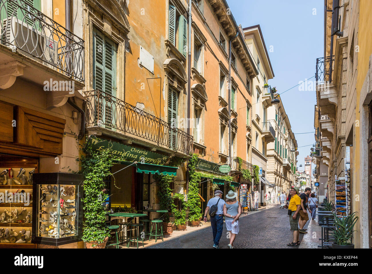 Renaissance architecture in the Old Town, Via Cappello, Verona, Veneto,  Italy Stock Photo - Alamy