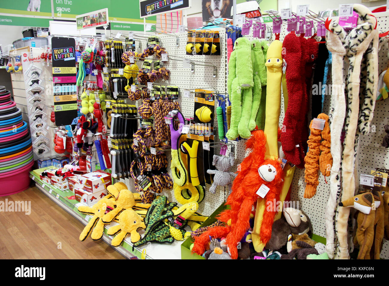 Huge supermarket hires stock photography and images Alamy