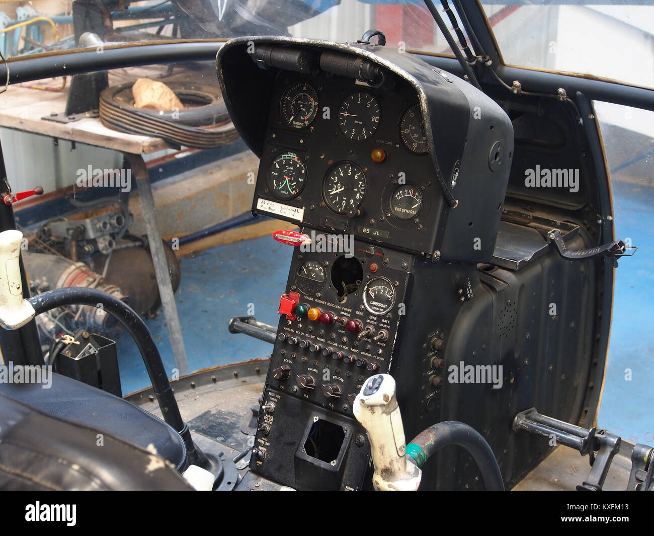 Alouette II cockpit, Musée de l'Epopée de l'Industrie et de l'Aéronautique,  pic 3 Stock Photo - Alamy