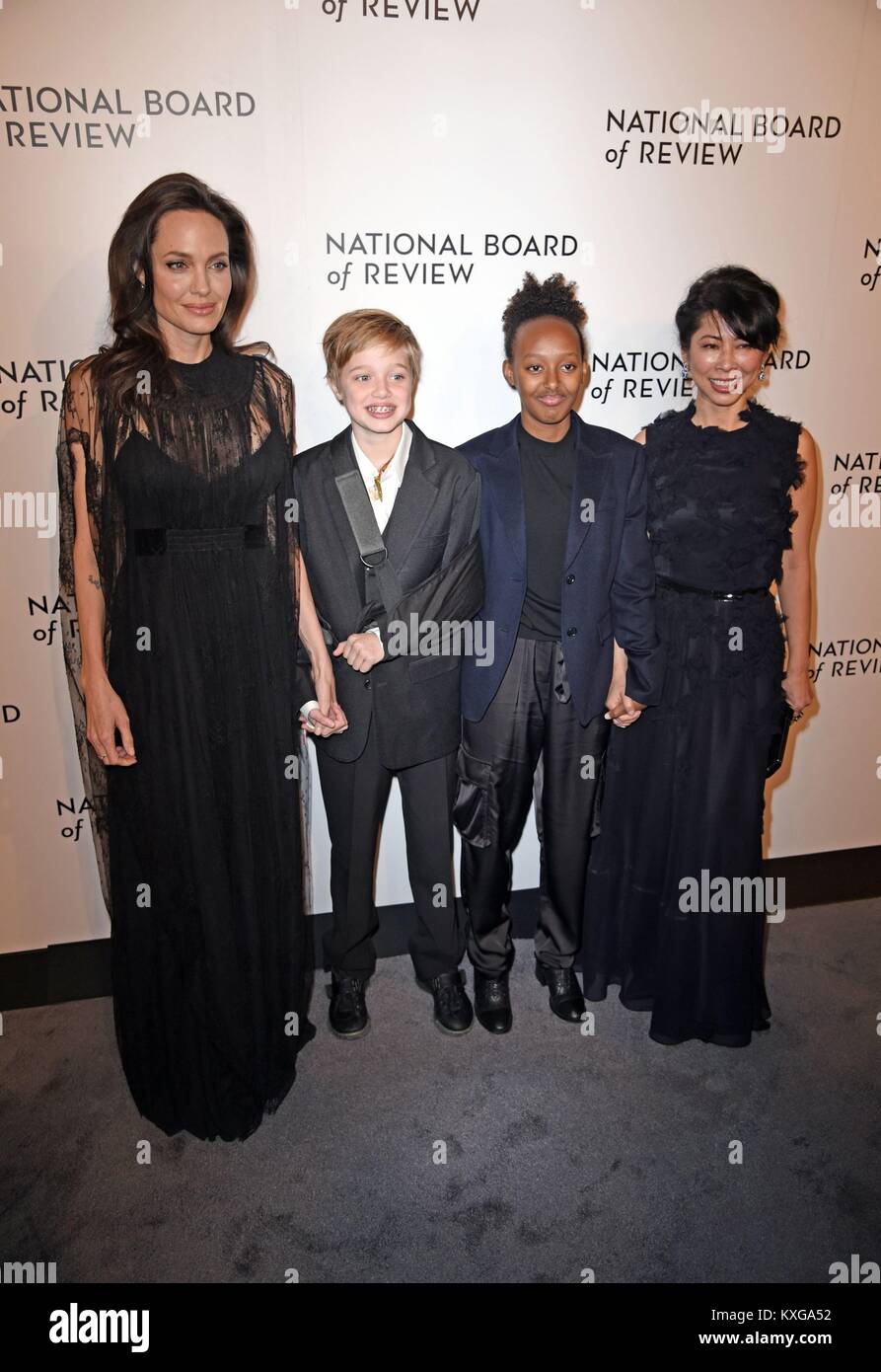 New York, NY, USA. 9th Jan, 2018. Angelina Jolie, Shiloh Nouvel Jolie-Pitt, Zahara Jolie-Pitt, Loung Ung at arrivals for The National Board of Review Awards 2018, Cipriani 42nd Street, New York, NY January 9, 2018. Credit: Derek Storm/Everett Collection/Alamy Live News Stock Photo