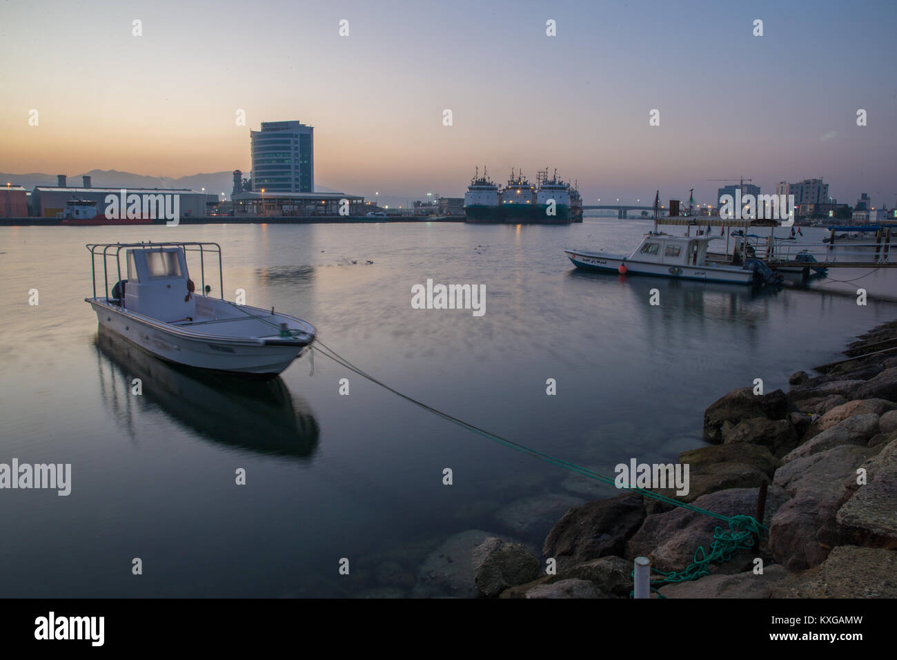 Ras Al Khaimah, Ras Al Khaimah, United Arab Emirates. 9th Jan, 2018. A fishing boat is anchored at the harbor before going out to fish.Every morning the fishermen go out into the sea to bring fresh fish to the fish market in Ras Al Khaimah which is the main wholesale center supplying seafood to the country. Credit: Mike Hook/SOPA/ZUMA Wire/Alamy Live News Stock Photo