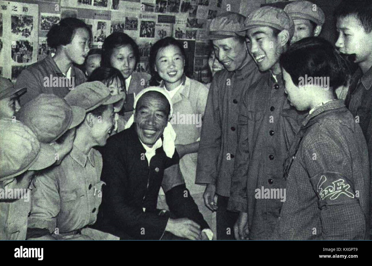 A 1966 photograph showing Red Guards with Chen Yonggui during the ...