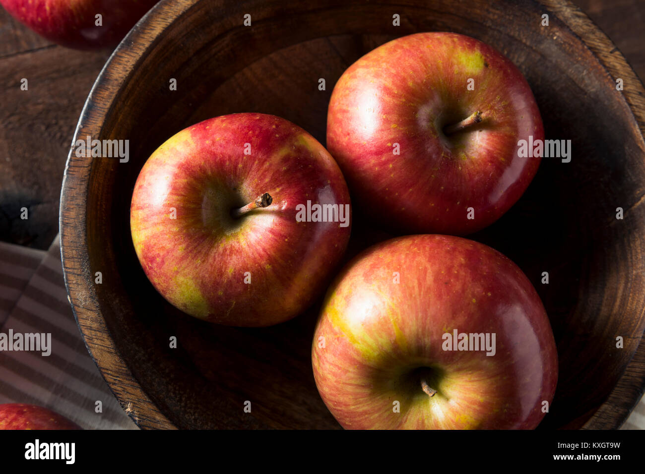 Raw Red Organic Honeycrisp Apples Ready to Eat Stock Photo - Alamy