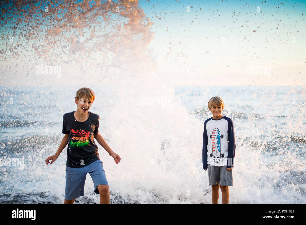 Sea water splash columns hi-res stock photography and images - Alamy