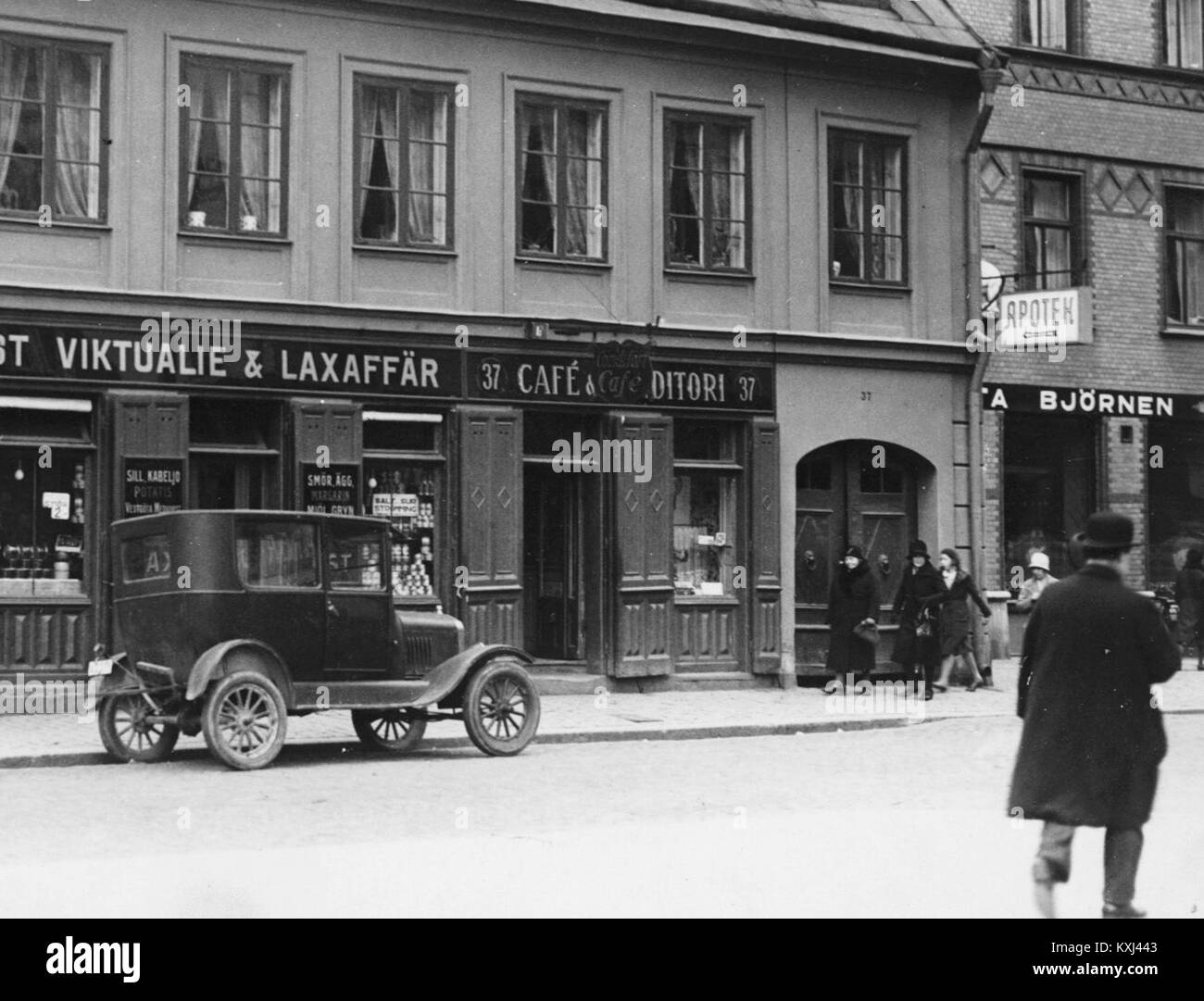 Bergqviska huset och Apoteket Hvita Björnen 1931 Stock Photo