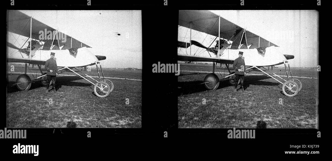 Guerre 14-18, photo avion biplan Farman Français dans un hangar c.1916 Guerre 14-18, photo avion biplan Farman Français dans un hangar c.1916