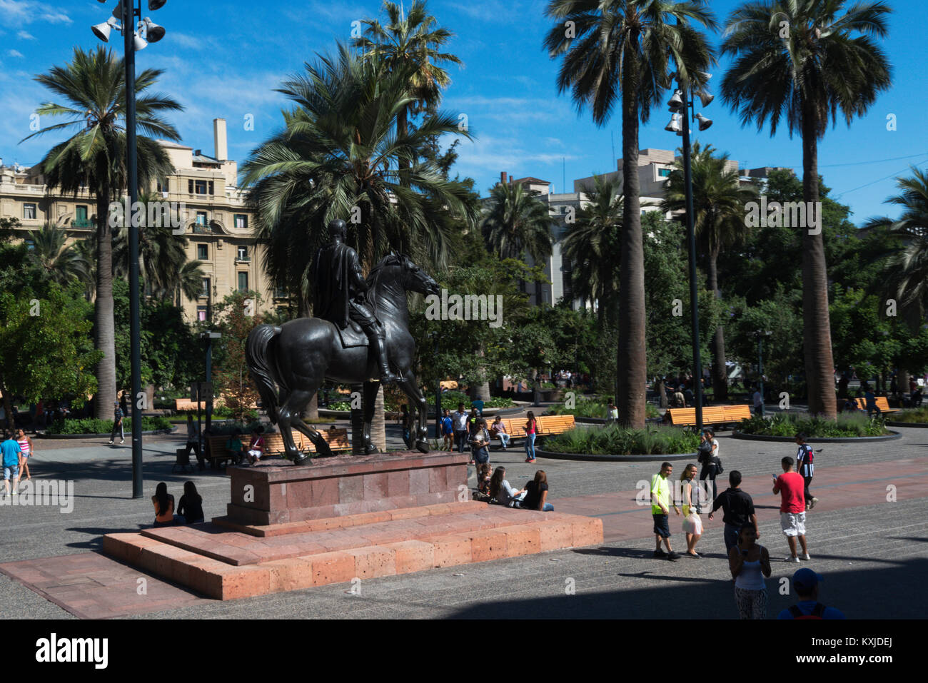 Estatua ecuestre de Pedro de Valdivia, Plaza de Armas, Santiago, Chile Stock Photo