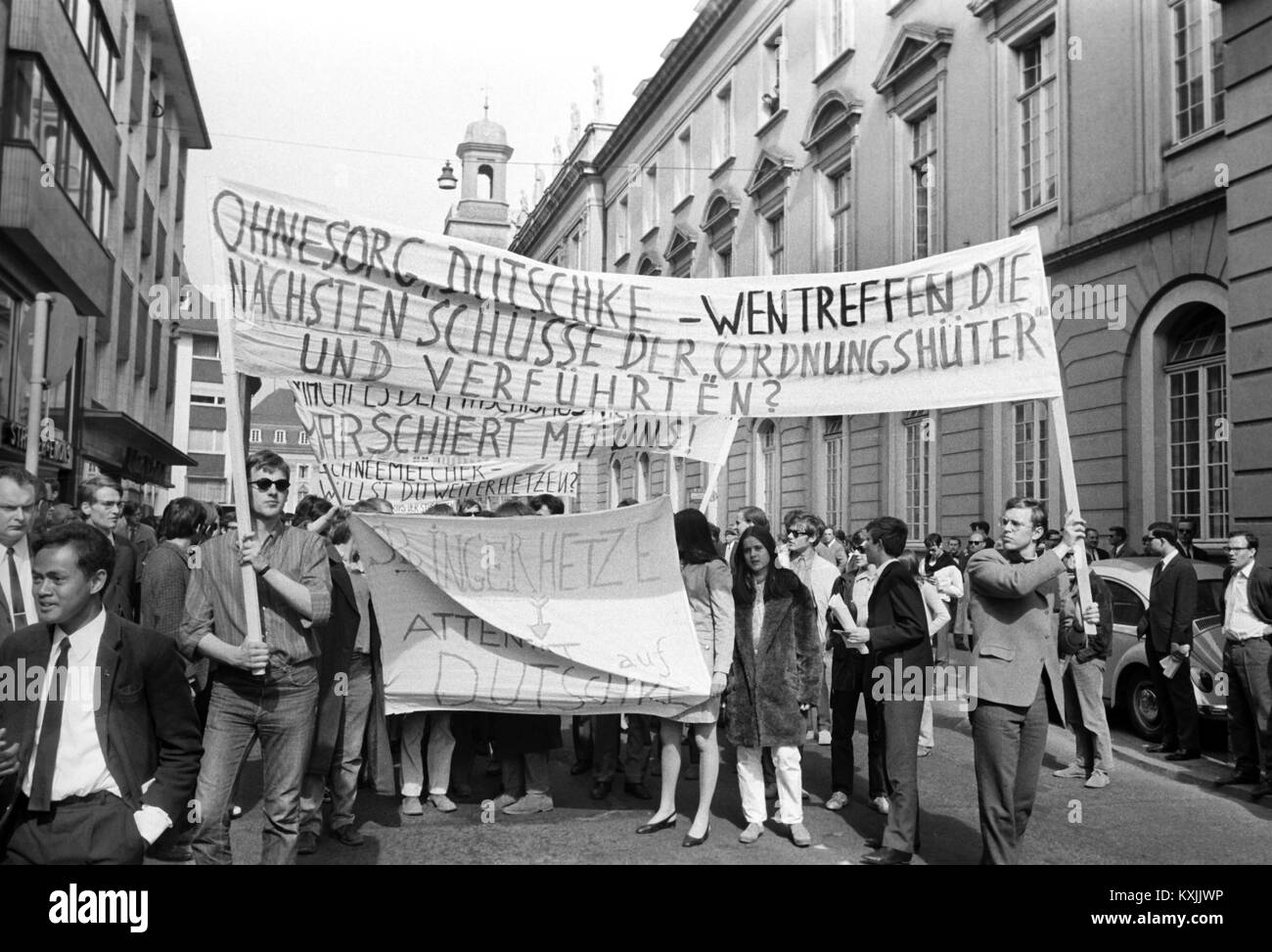 Students demonstrate after the attempted assassination on Rudi Dutschke (on 11 April 1968 in Berlin) against Springer media on 16 April 1968 in Bonn. | usage worldwide Stock Photo