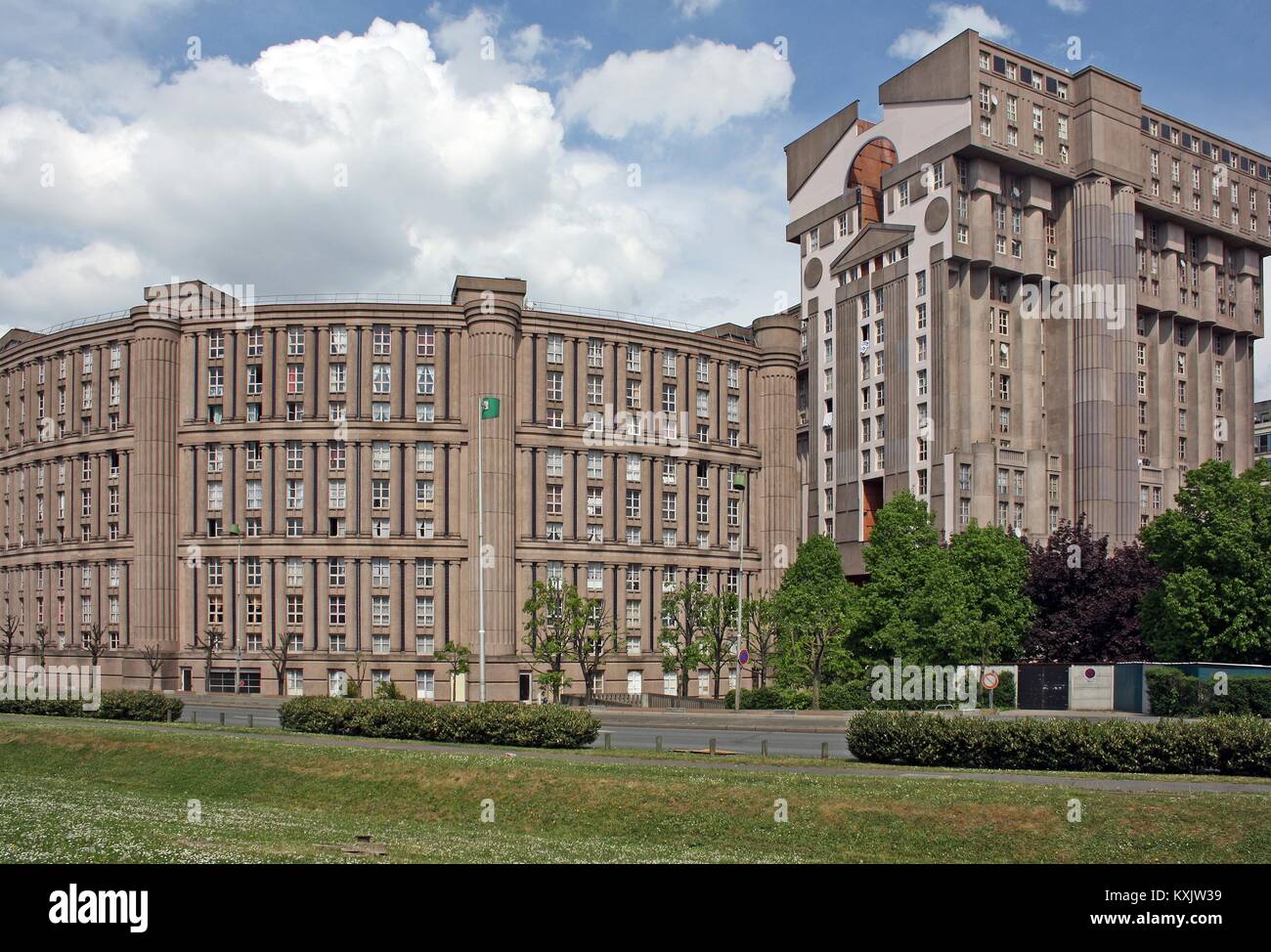 Les Espaces D Abraxas Monumental Post Modern Housing Development In The Suburbs Of Paris Architect Ricardo Bofill Paris Stock Photo Alamy Les Espaces D Abraxas Monumental Post Modern Housing Development In The Suburbs Of Paris Architect Ricardo Bofill Paris Stock Photo Alamy