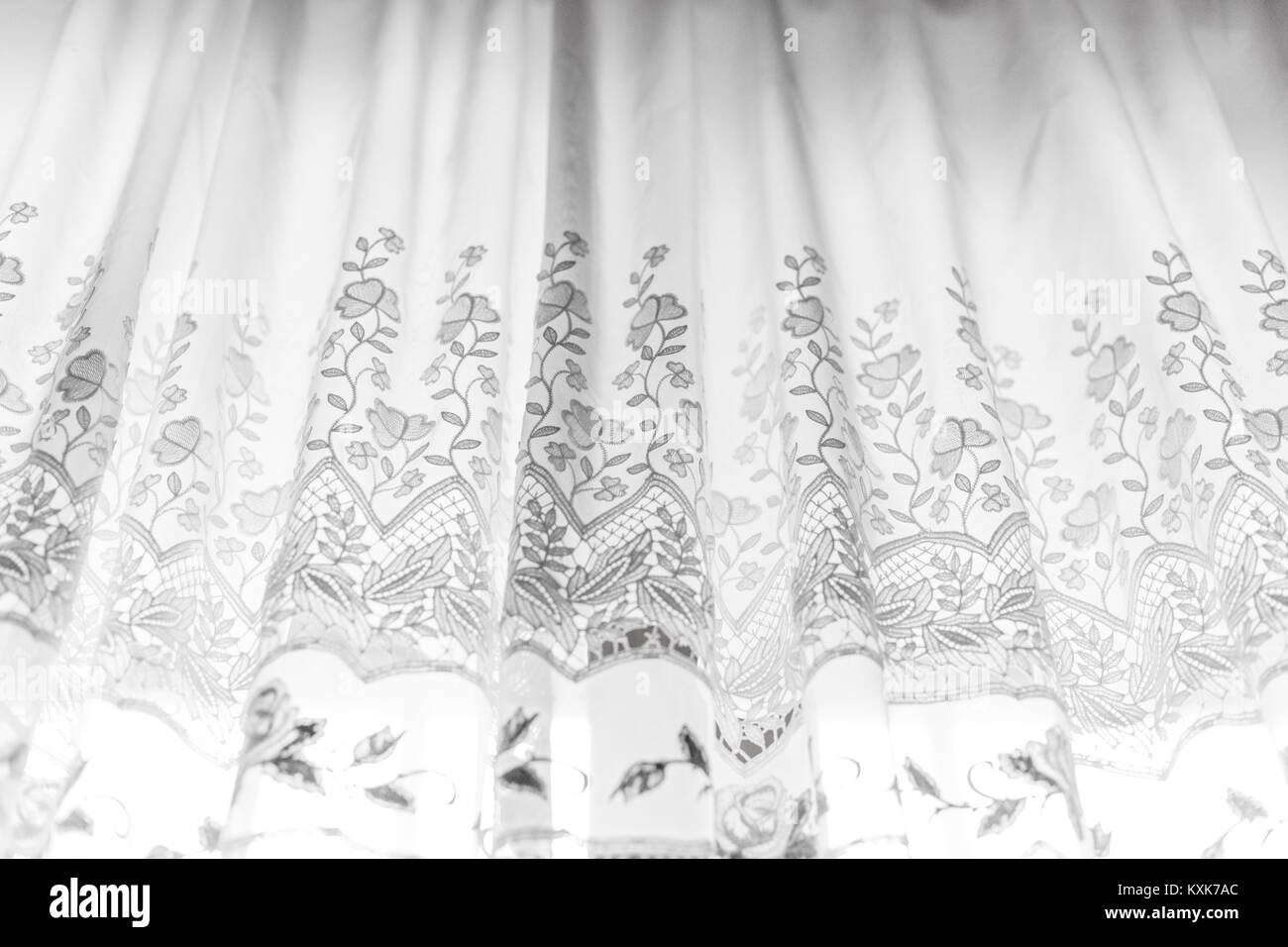 Long curtains hi-res stock photography and images - Alamy