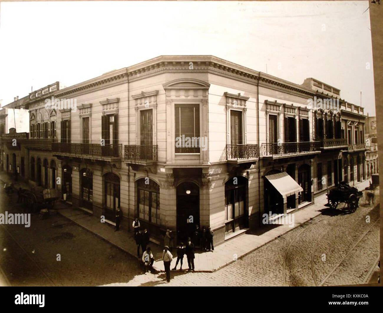 149 Archivo General de la Nación Argentina 1890 Buenos Aires, carro  irrigante Stock Photo - Alamy