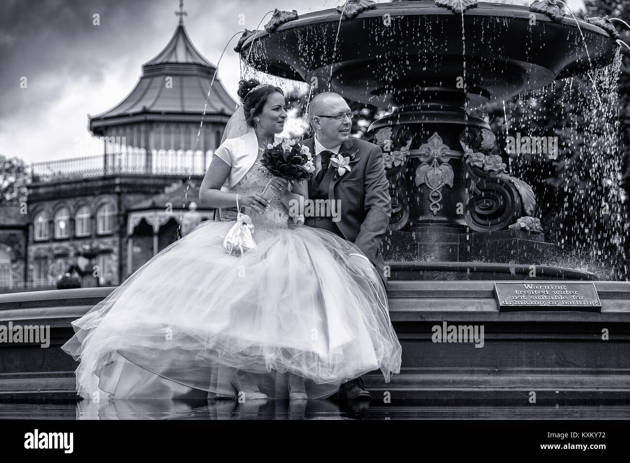 Black and white wedding photo hi-res stock photography and images - Alamy