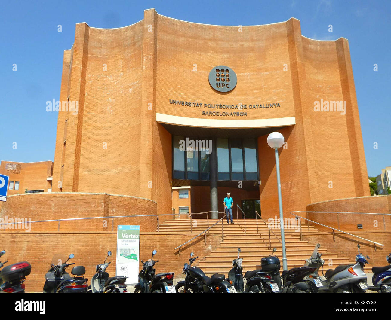Barcelona - Universidad Politécnica de Cataluña (UPC) - Campus Norte -  Edificio Vèrtex 2 Stock Photo - Alamy