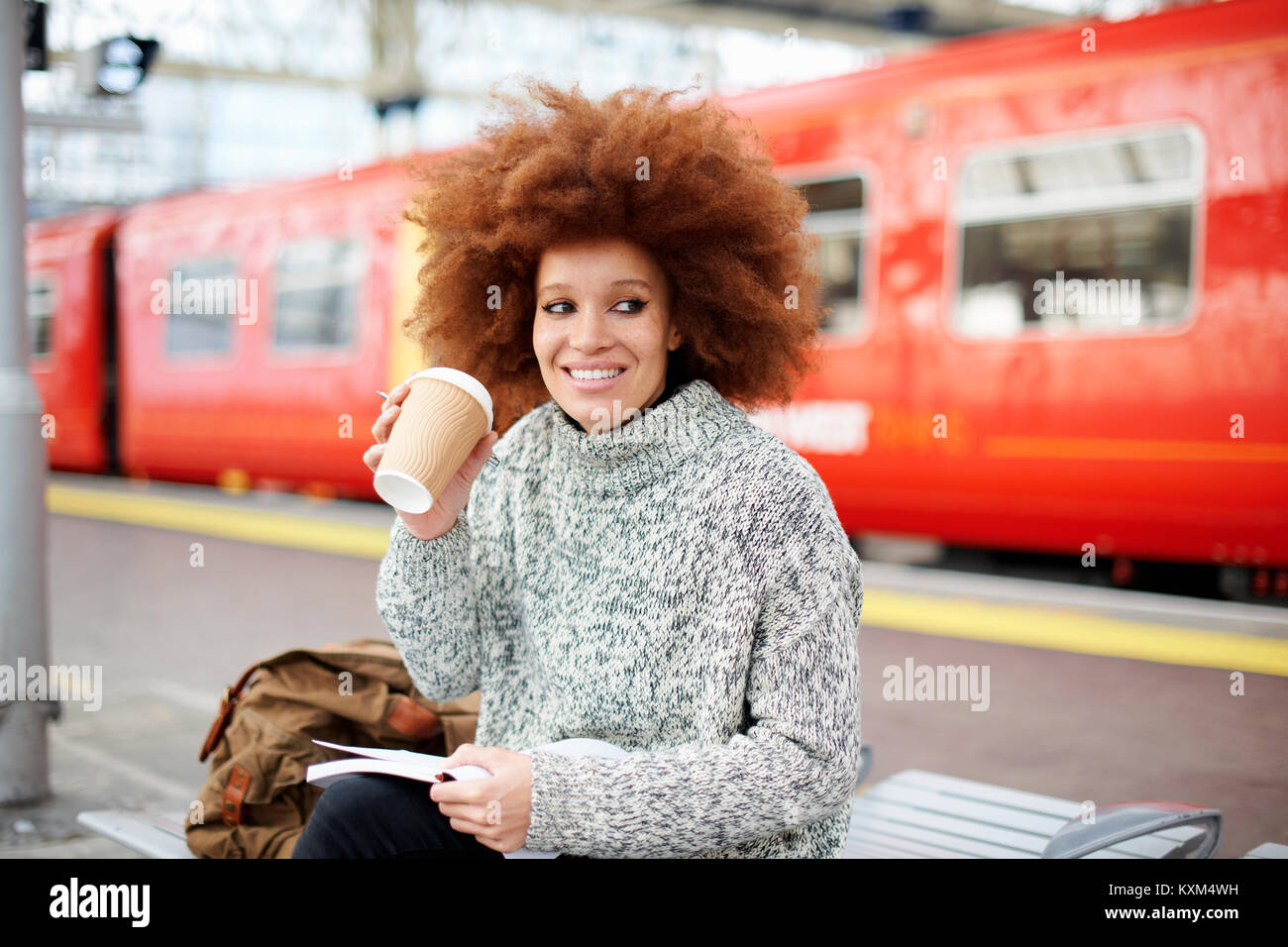 Bench on platform train station hi-res stock photography and images - Alamy