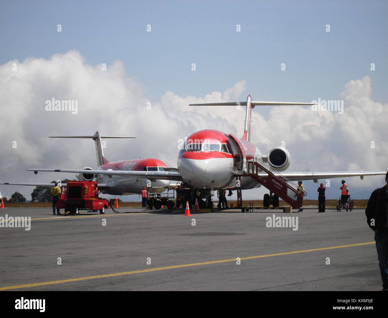 Aviones Fokker F100 en el Aeropuerto Antonio Nariño Stock Photo