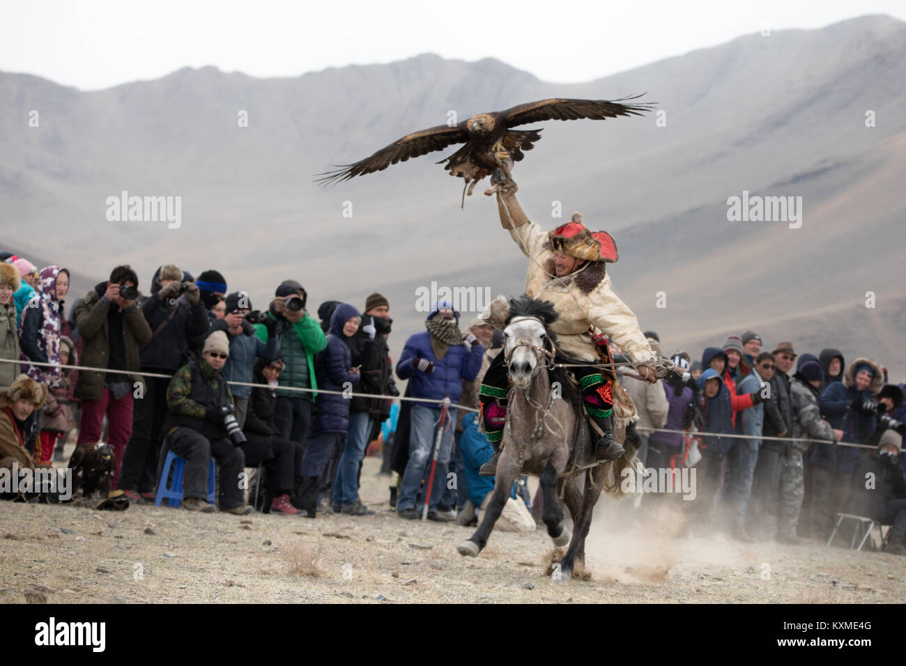 Golden Eagle Hunter Kazakh Eagle Festival Bayan ölgii Ulgii