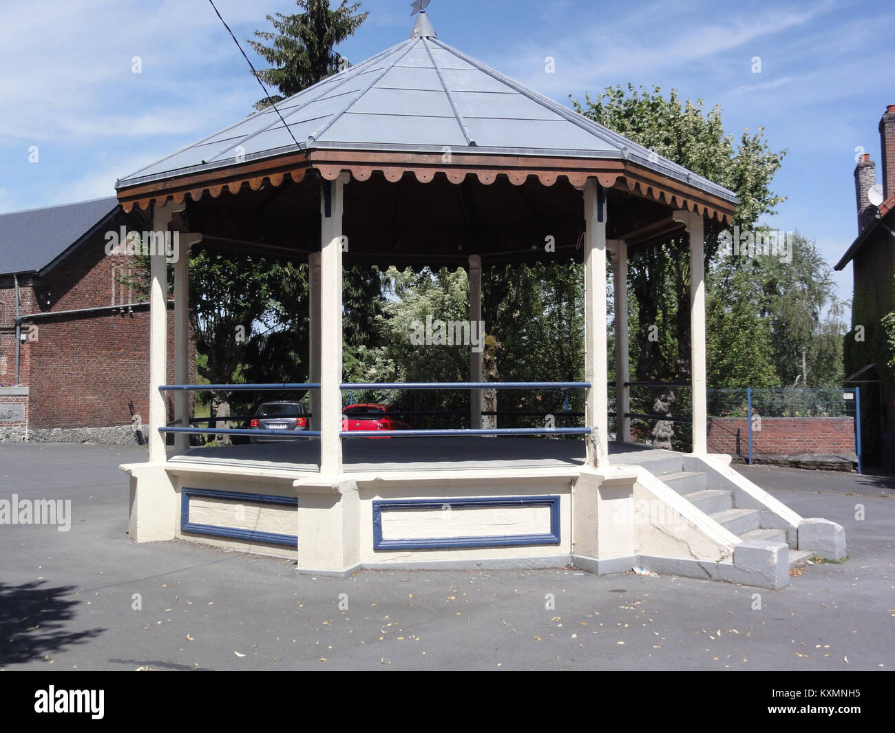 Kiosque à musique hi-res stock photography and images - Alamy