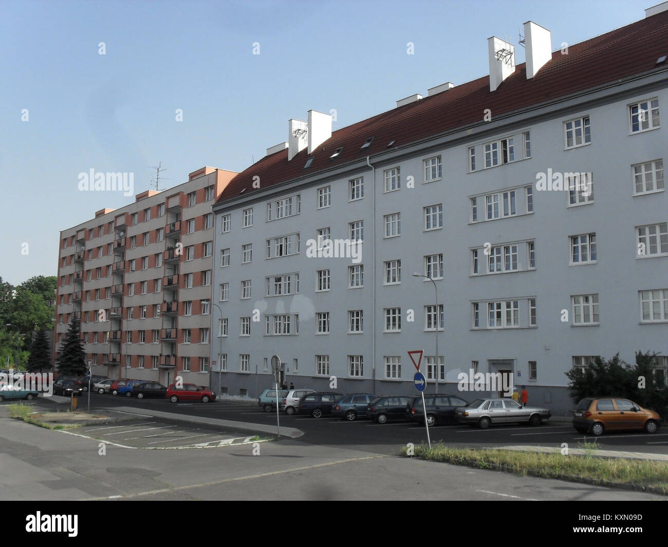 Blok panelových domů, napravo od sídla Policie ČR v Teplicích A Stock Photo  - Alamy