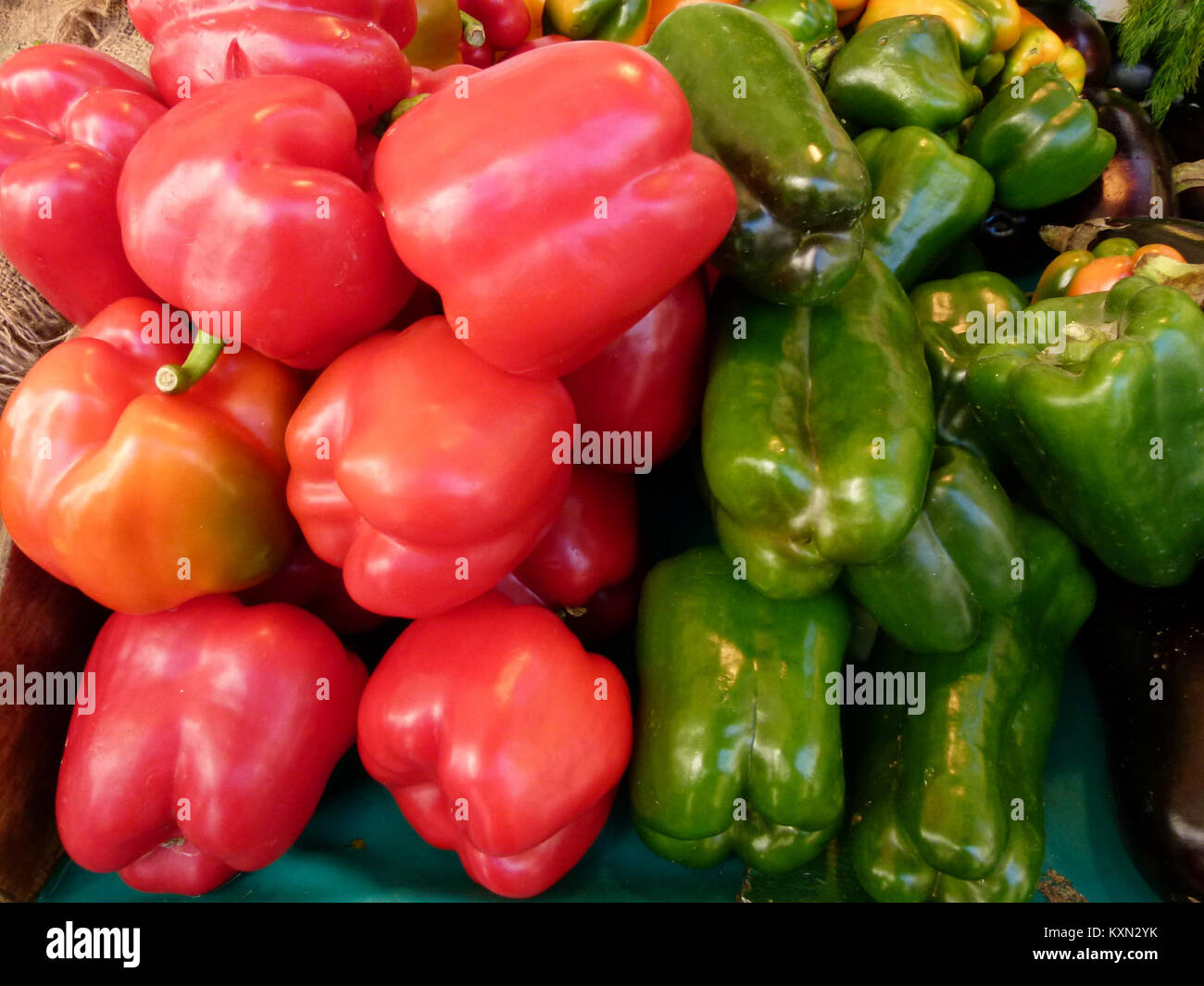 Poivrons rouges hi-res stock photography and images - Alamy