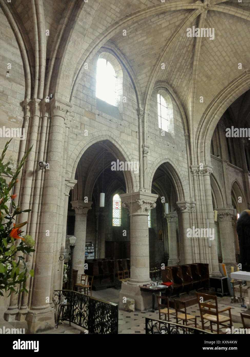 Beaumont-sur-Oise (95), église St-Laurent, avant-chœur, côté sud 1 Stock Photo