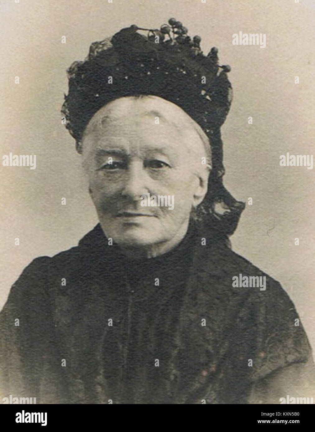 AnneMarie Duchesne, épouse de Louis Miniac et soeur de Louis Duchesne, photographe anonyme