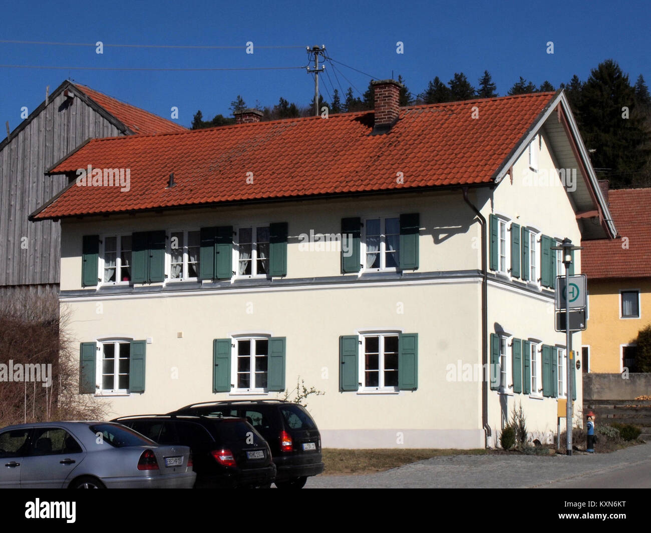 Photograph of the building at Bergstraße 18 in Mundraching, Germany ...