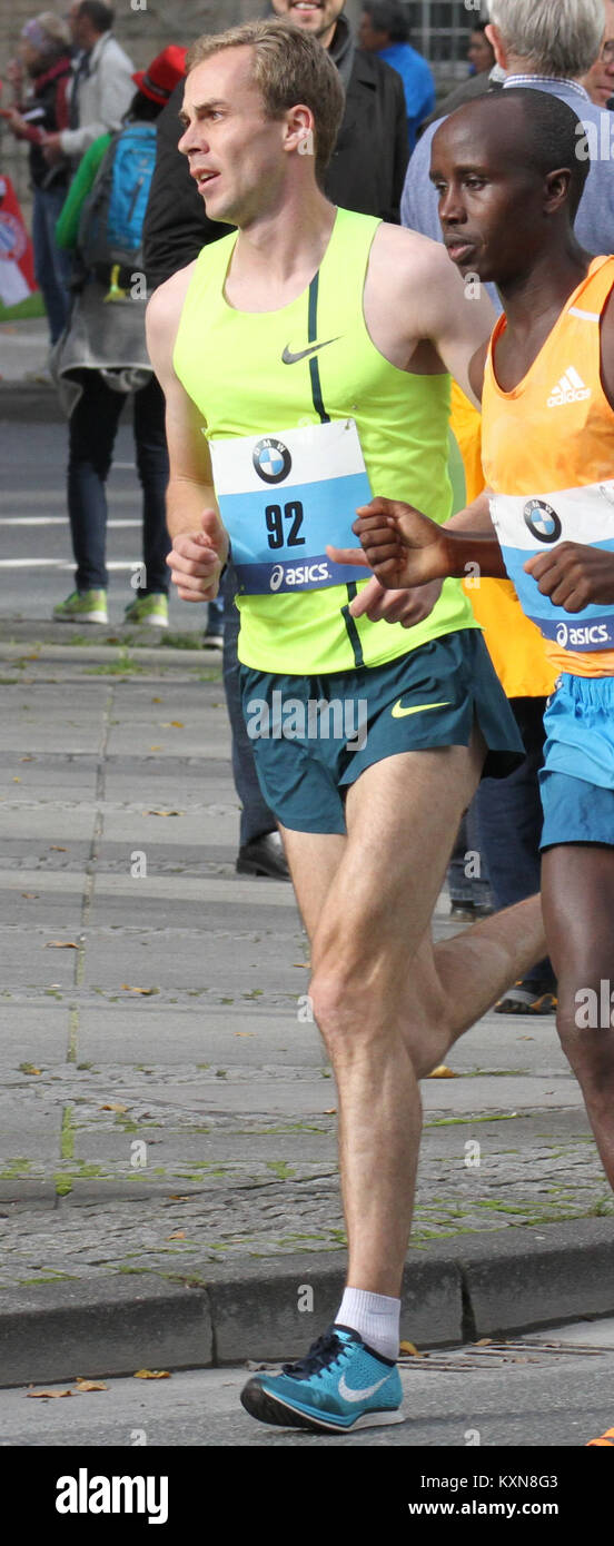 Middle distance track hi-res stock photography and images - Alamy