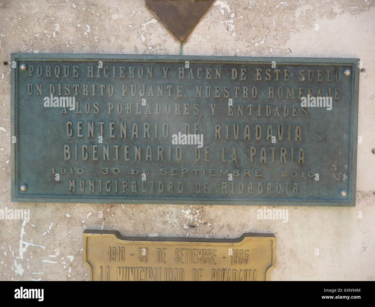 The central plaza of América features a monument dedicated to Rivadavia ...