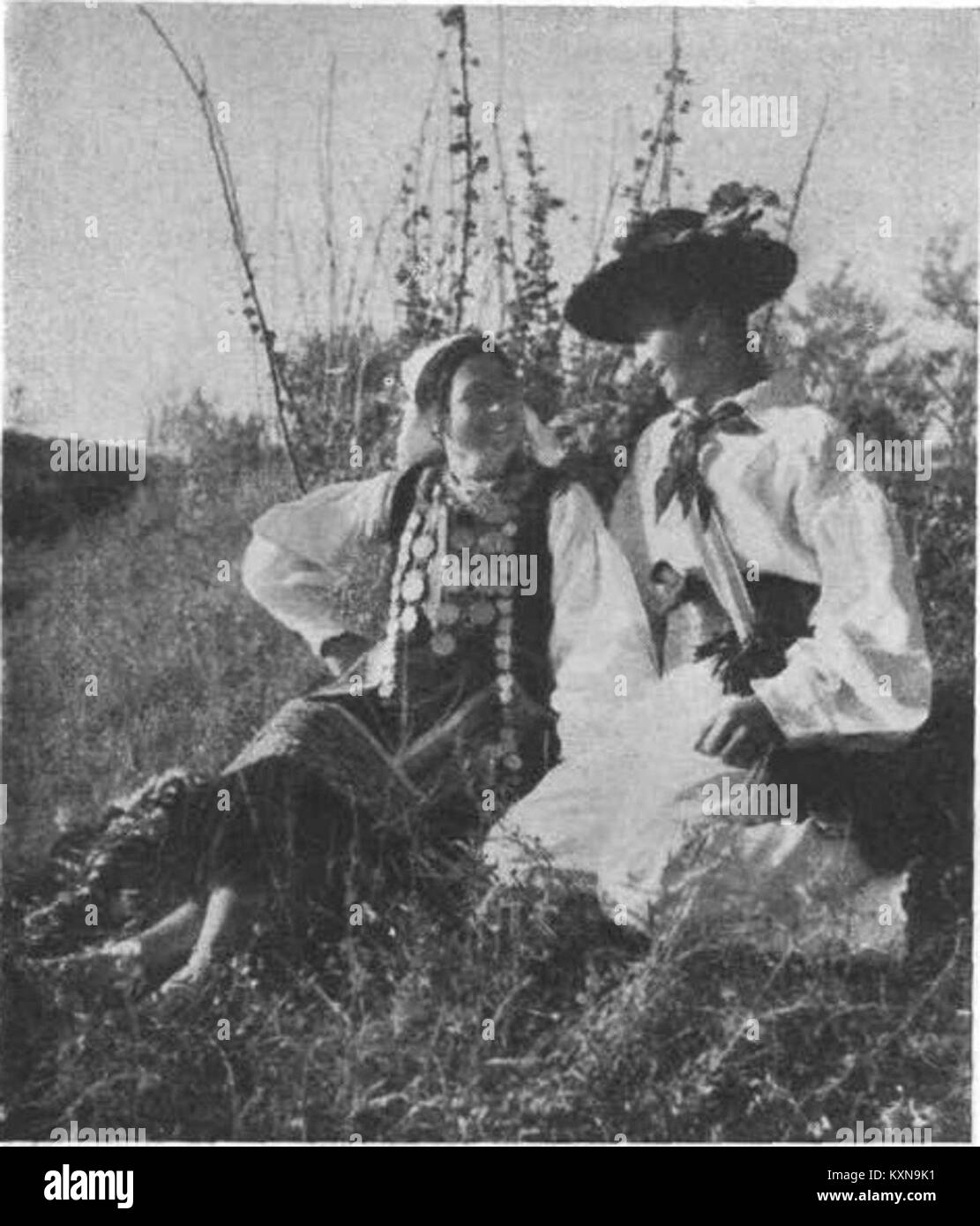 Bojanska in belokranjska narodna noša 1942 Stock Photo - Alamy