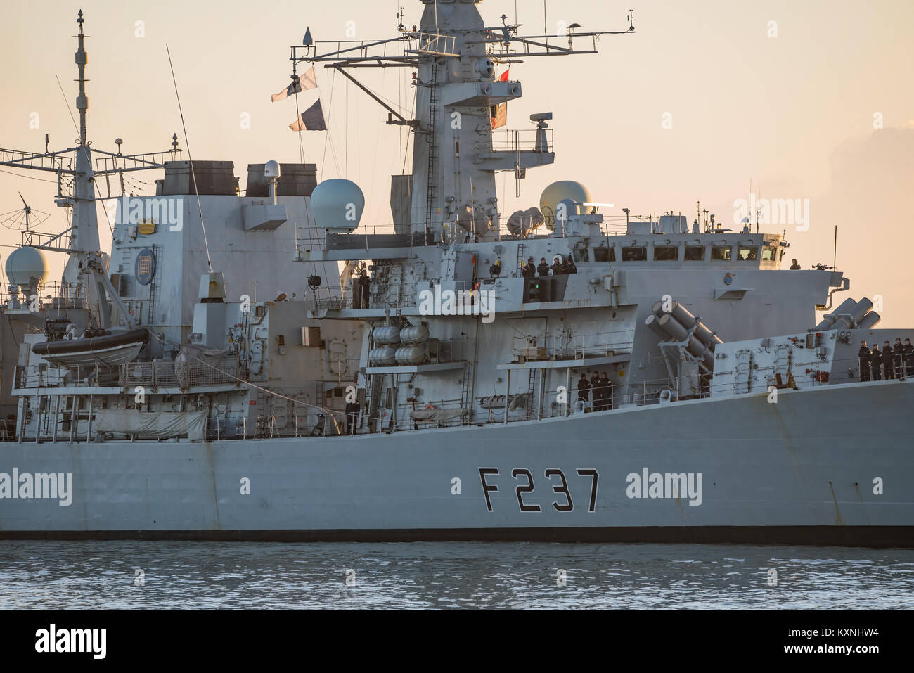 Portsmouth, UK. 10th January, 2018. The Royal Navy Type 23 Frigate, HMS Westminster, arrives home after monitoring Russian Navy vessels passing through the English Channel. As the Fleet Ready Escort, Westminster was tasked to intercept and escort the Russian ships at short notice. Credit: Neil Watkin / Alamy Live News Stock Photo