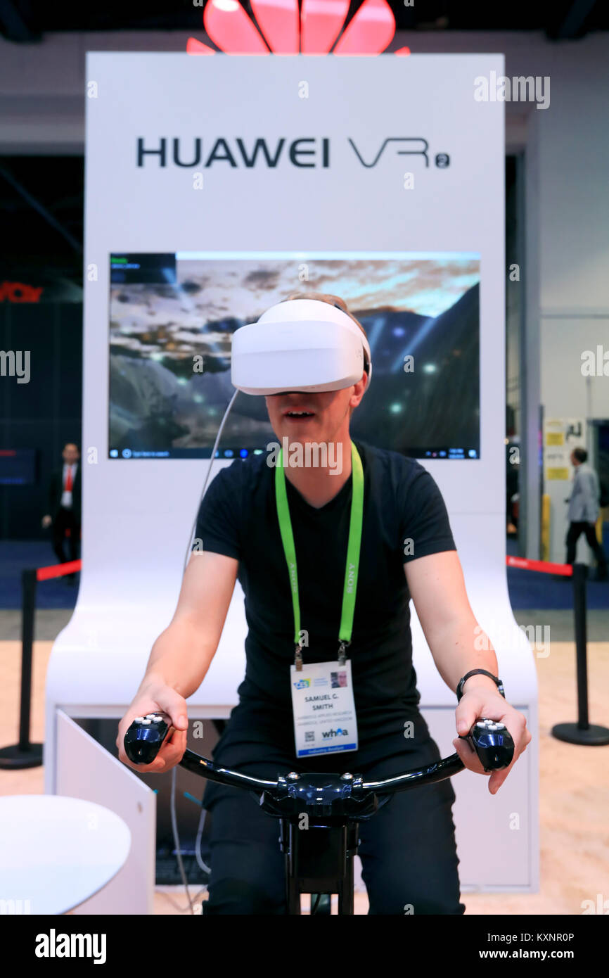 Las Vegas, USA. 10th Jan, 2018. A man experiences IMAX VR produced by Huawei of China at Consumer Electronics Show (CES) in Las Vegas, the United States, Jan. 10, 2018. Credit: Li Ying/Xinhua/Alamy Live News Stock Photo