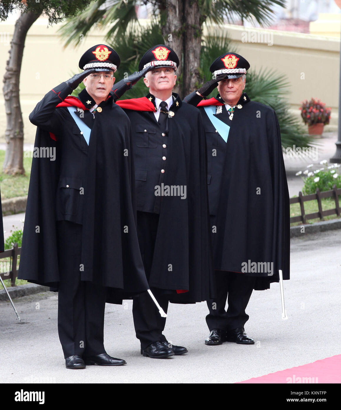 January 11, 2018 - the general commander of the firearms of the Carabinieri Tullio Del Sette, together with the Generali Vittori Tommasone and Giovanni Nistri during the change of guard at the top of the commandos.Naples, Italy - Naples: change at the top of the ''Ogaden'' Carabinieri Inter-regional Command.This morning was held in Naples the ceremony of rotation of the Commander Carabinieri ''Ogaden''.At the General of the Army Corps Giovanni Nistri, Commander of the Summit from 6 April 2016, the paratroop Vittorio Tomasone takes over. General Nistri leaves, after 21 months, the Interregio Stock Photo