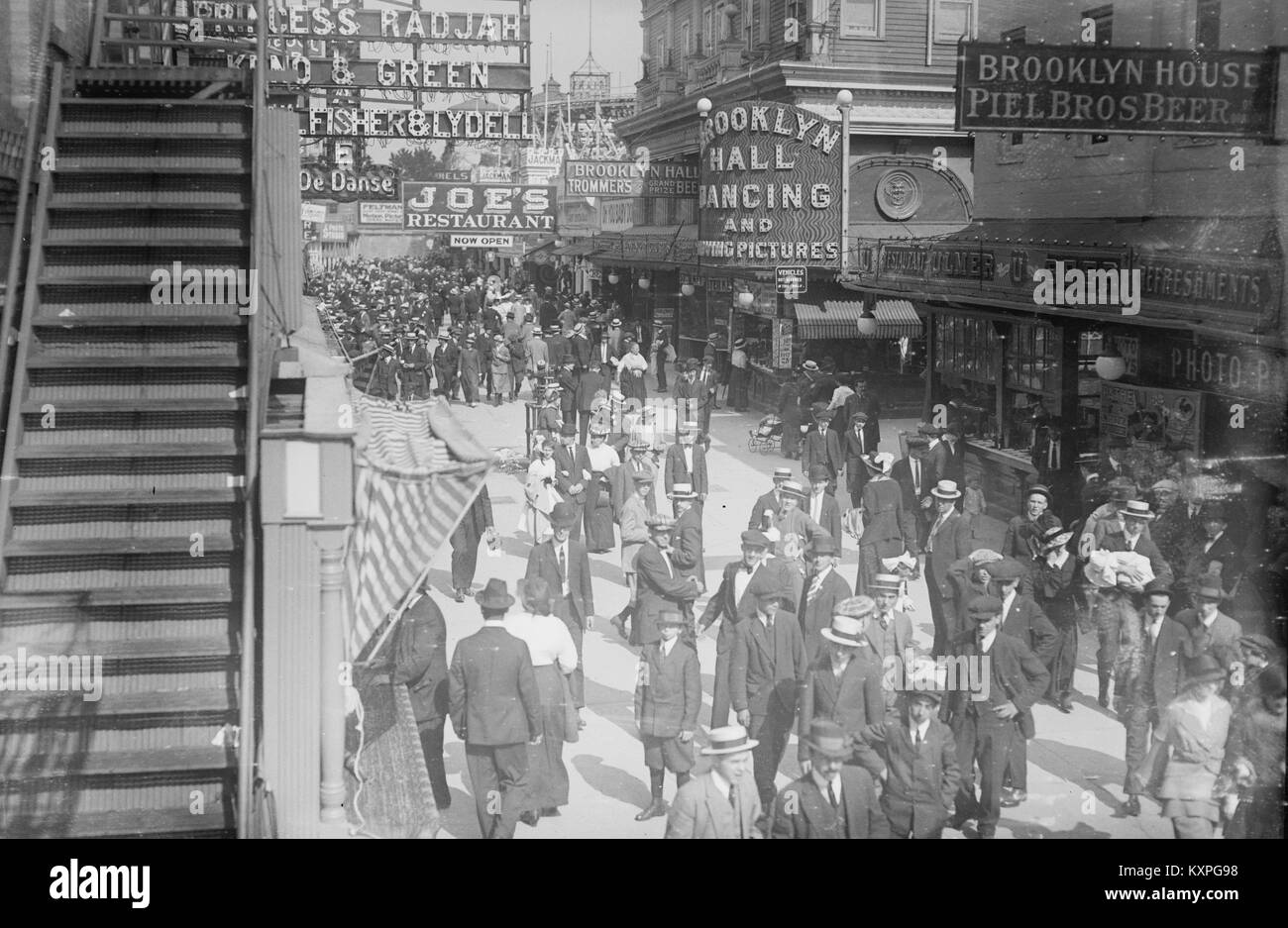 Suspension Bridge & Paddle Boat Stock Photo Alamy