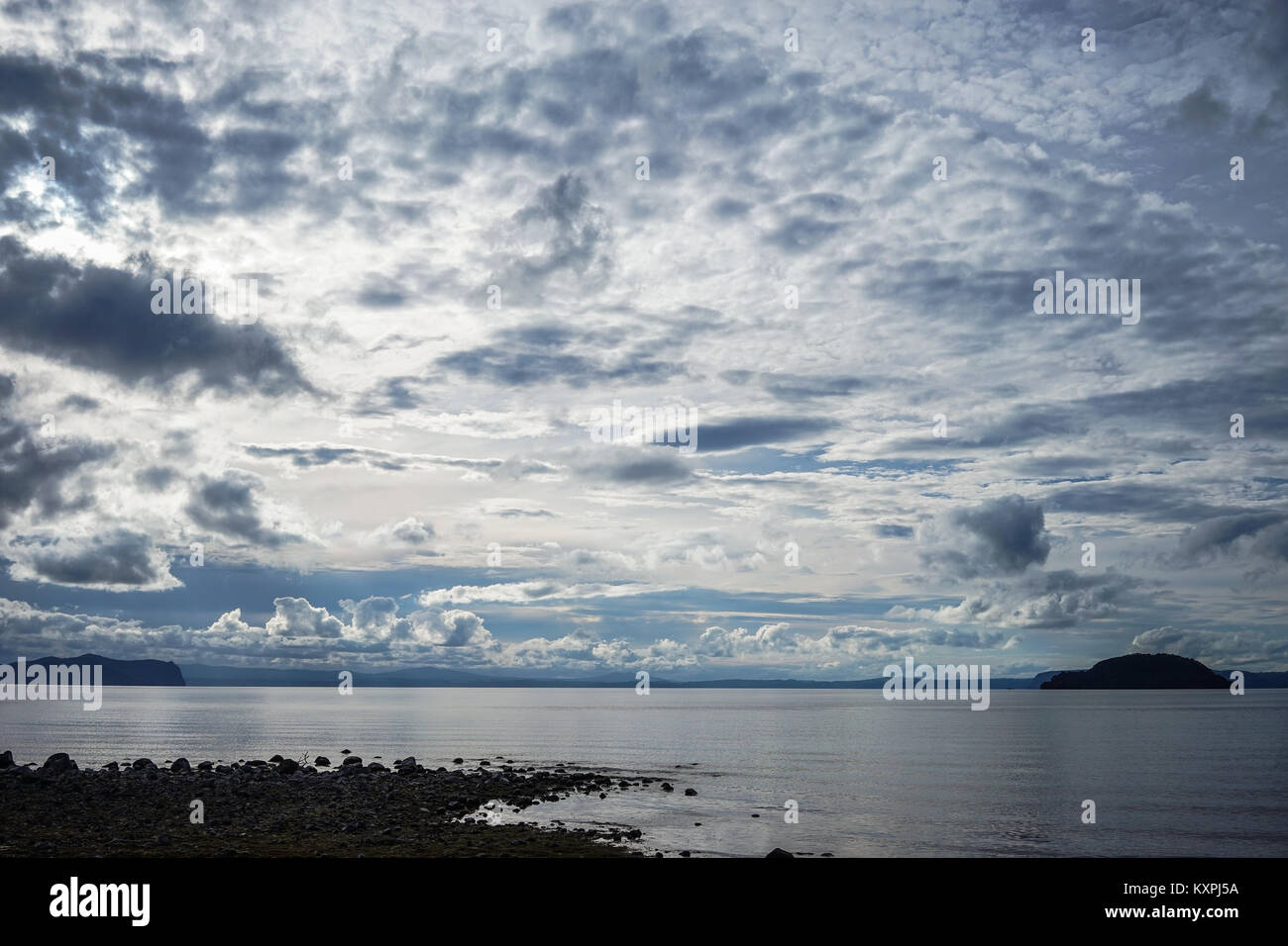 The lake with cloudscape at sunny day in New Zealand Stock Photo - Alamy