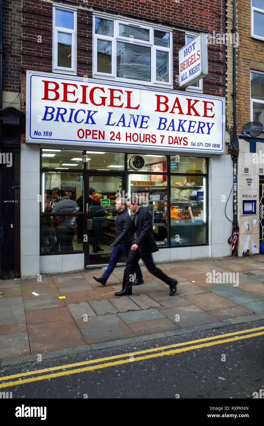 Beigel Bake - 24 hour beigel or bagel shop on Brick Lane in London's East End Stock Photo